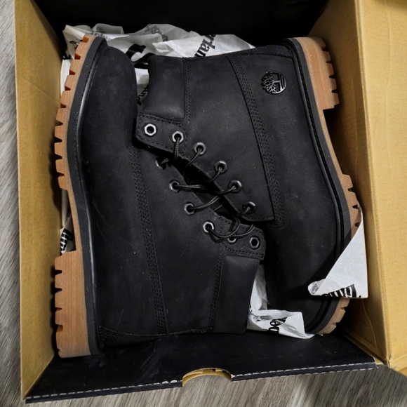 Timberland Shoes - SOLD NEW BLACK TIMBERLAND 39.5 EU
